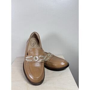 Brioso Womens Embossed Leather Slip On Loafers Size 6 Retro 90s Cottagecore